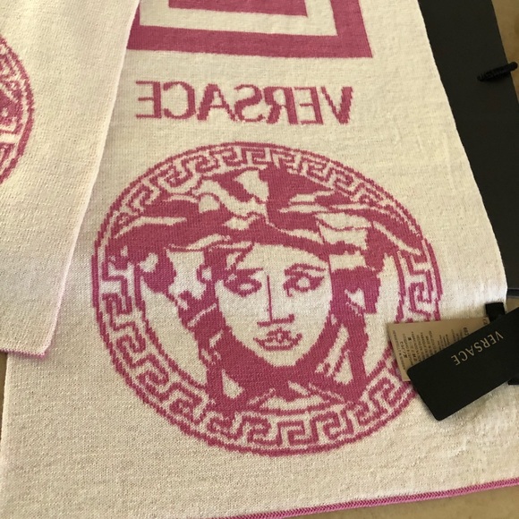 💕VERSACE💕 - Picture 12 of 16